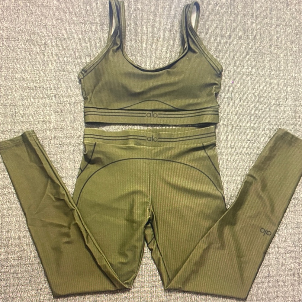 ALO Yoga Forest Green Workout Set